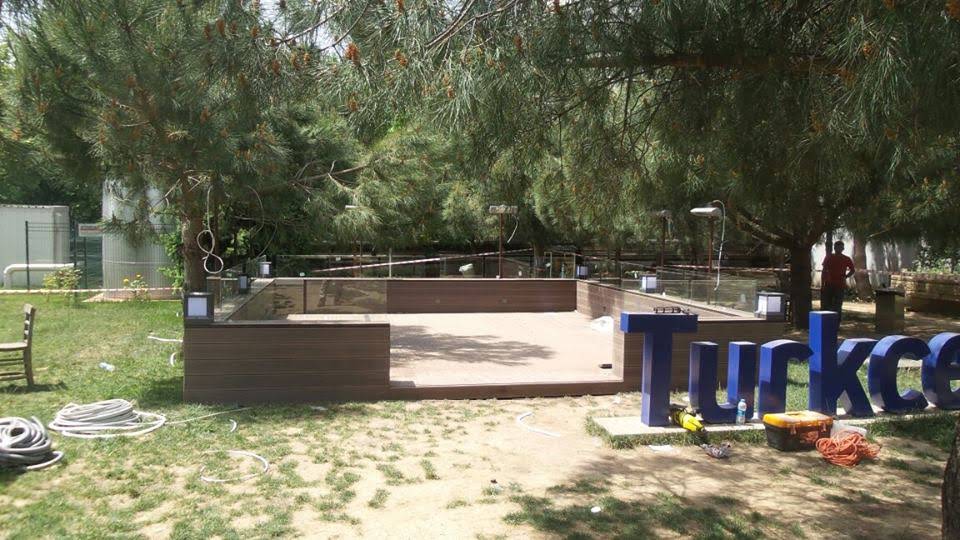 Ticari alanlar için ahşap kompozit deck